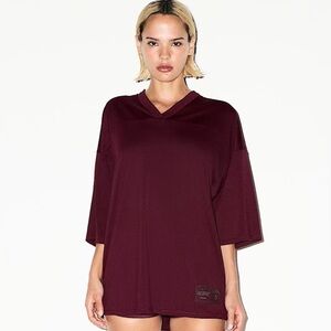 SKIMS Nike  Airy Women's Oversized V-Neck Quarter Sleeve Top in size XS.  NWT